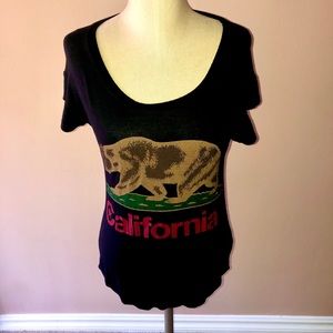 California shredded back tee